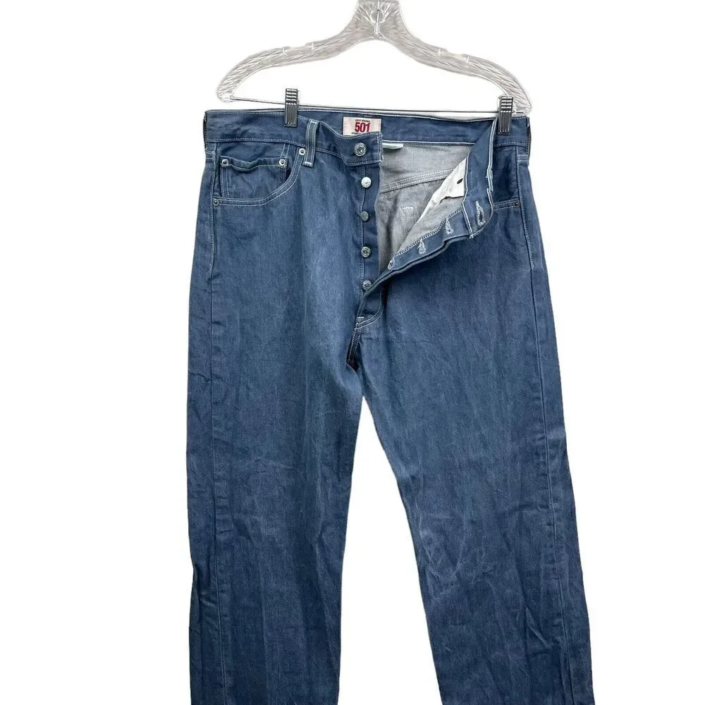 Levis listed laid 29